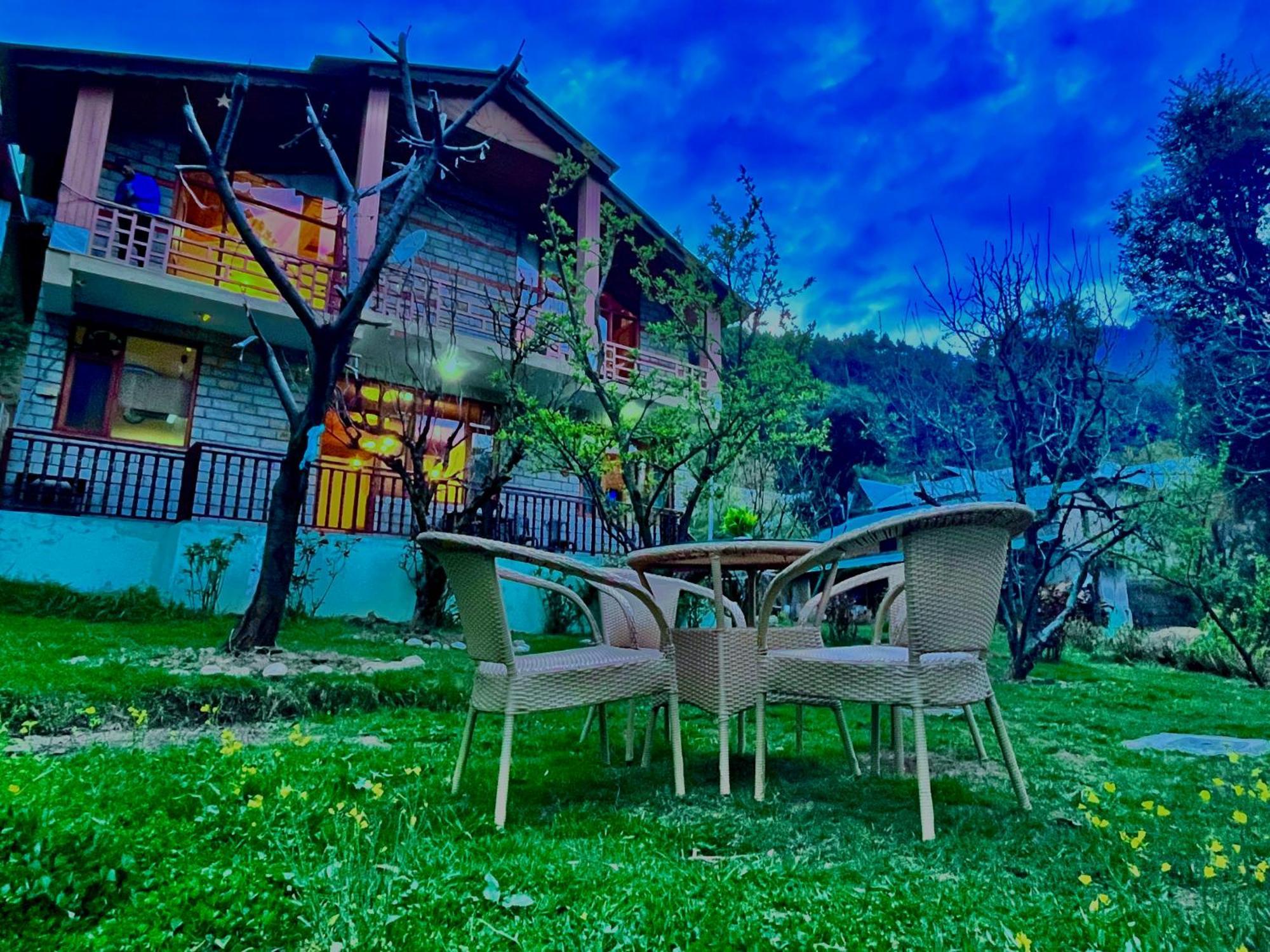 Munnar Tea Estate Cottage And Resort - Away From City Hustle Exteriör bild